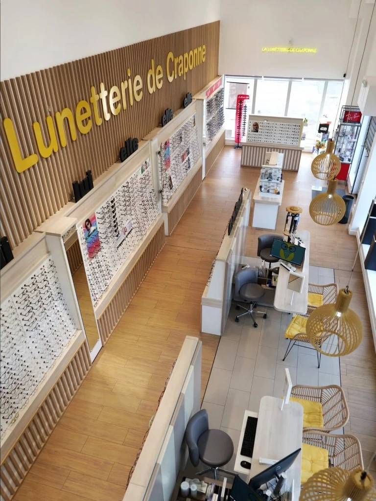Présentoir de lunettes et enseigne La Lunetterie de Craponne